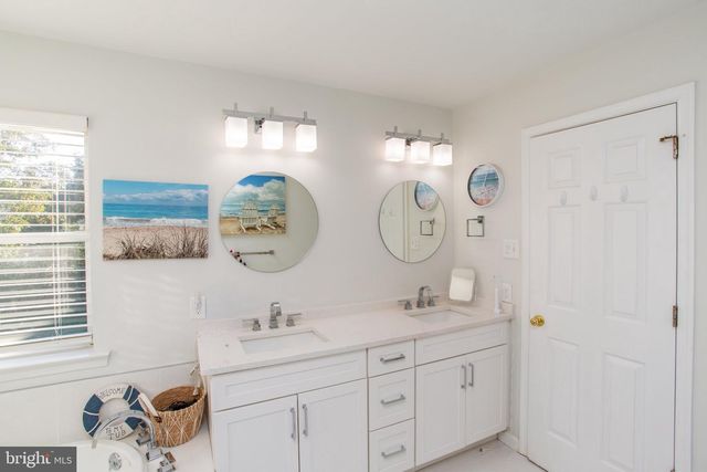 4969 W ROLLING GLEN DR, Pipersville, PA 18947
