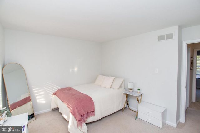 4969 W ROLLING GLEN DR, Pipersville, PA 18947