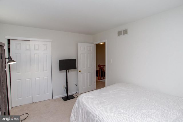 4969 W ROLLING GLEN DR, Pipersville, PA 18947