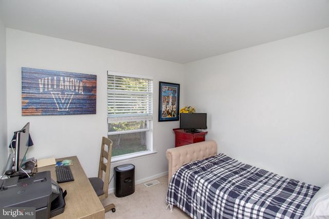 4969 W ROLLING GLEN DR, Pipersville, PA 18947