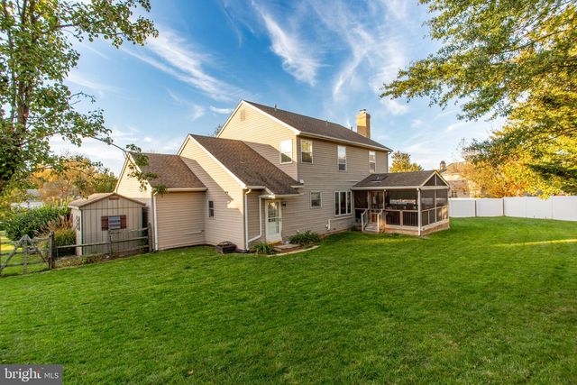 4969 W ROLLING GLEN DR, Pipersville, PA 18947