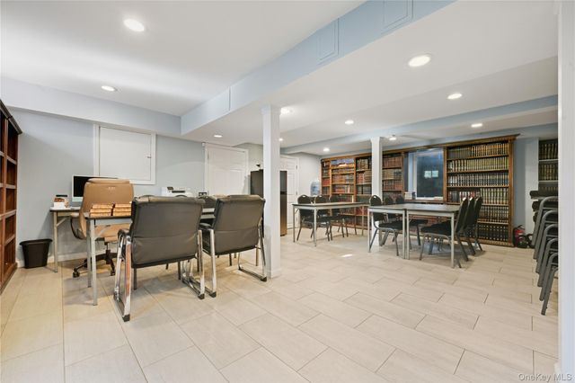 8 Burton Avenue, Woodmere, NY 11598