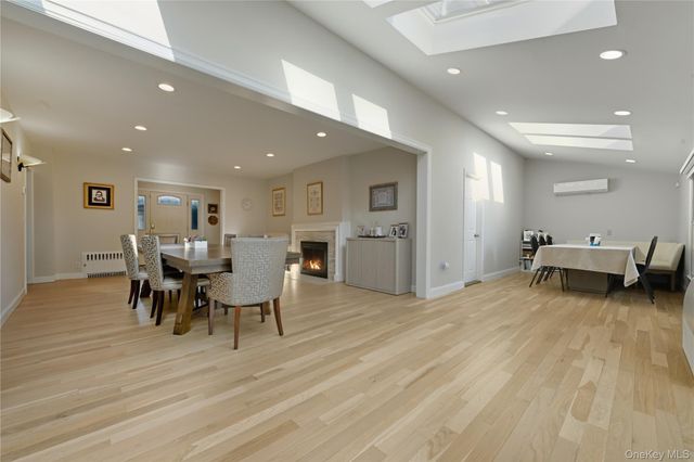 8 Burton Avenue, Woodmere, NY 11598