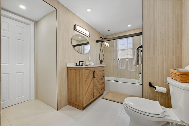 8 Burton Avenue, Woodmere, NY 11598