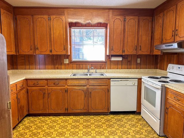 4082 E Cottonwood Rd, Dothan, AL 36301