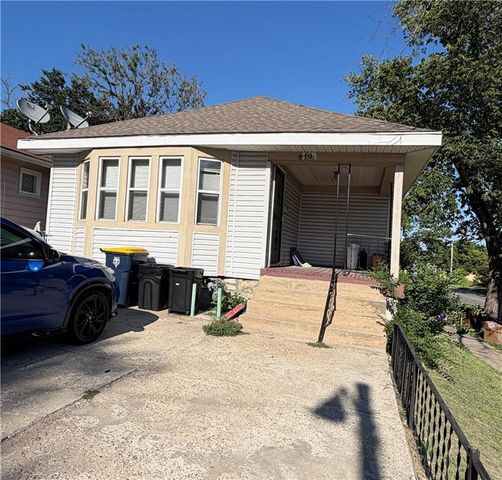 819 Monroe Avenue, Kansas City, MO 64124