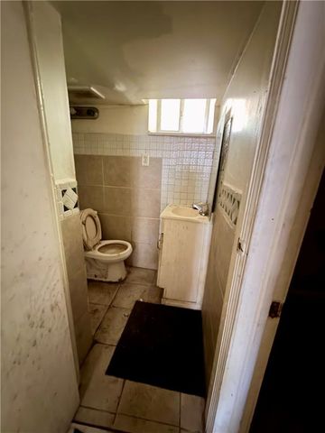819 Monroe Avenue, Kansas City, MO 64124
