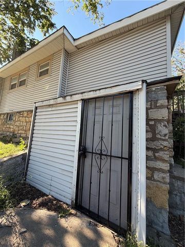 819 Monroe Avenue, Kansas City, MO 64124