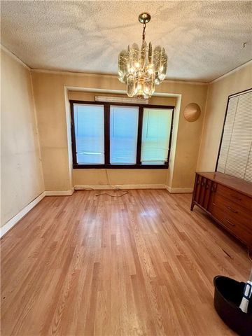 819 Monroe Avenue, Kansas City, MO 64124