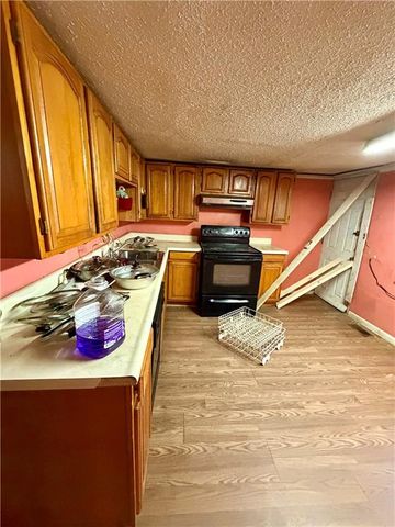 819 Monroe Avenue, Kansas City, MO 64124