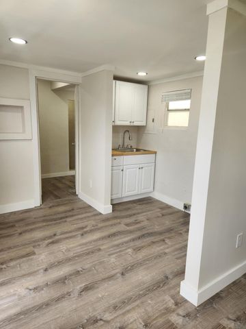 134 W 24TH W 1, Riviera Beach, FL 33404