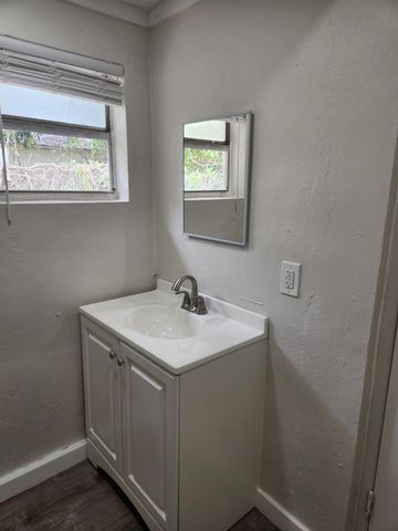134 W 24TH W 1, Riviera Beach, FL 33404