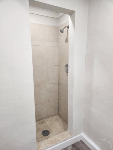134 W 24TH W 1, Riviera Beach, FL 33404