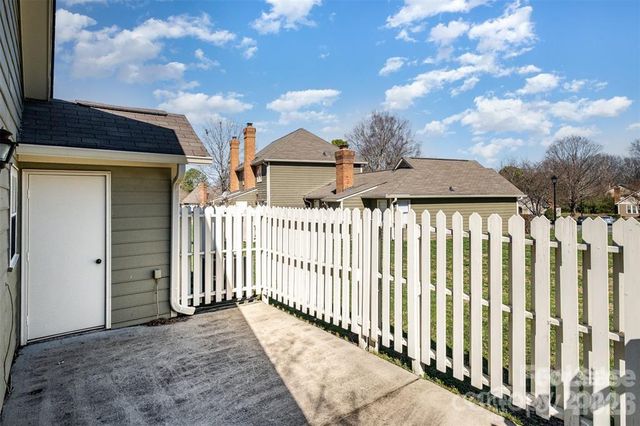 2745 Von Thuringer Court, Charlotte, NC 28210