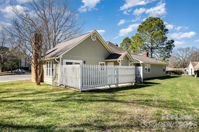 2745 Von Thuringer Court, Charlotte, NC 28210