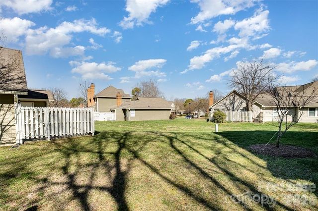 2745 Von Thuringer Court, Charlotte, NC 28210