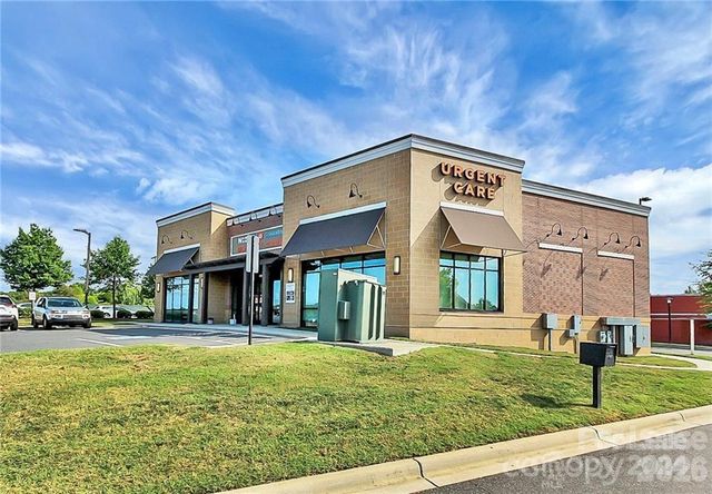 2745 Von Thuringer Court, Charlotte, NC 28210