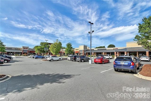 2745 Von Thuringer Court, Charlotte, NC 28210