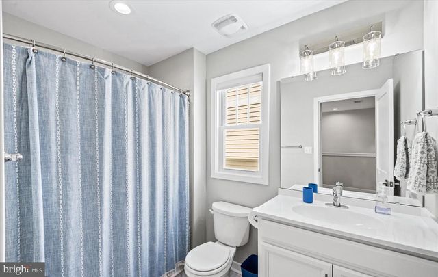 221 WILDER AVE, Colonial Beach, VA 22443