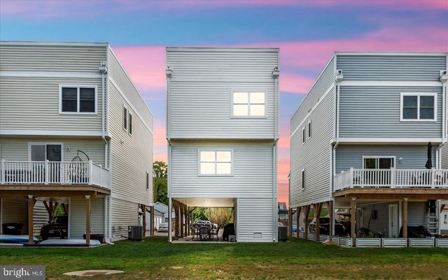 221 WILDER AVE, Colonial Beach, VA 22443