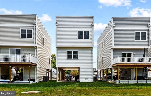 221 WILDER AVE, Colonial Beach, VA 22443