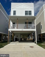 221 WILDER AVE, Colonial Beach, VA 22443