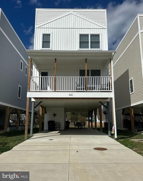 221 WILDER AVE, Colonial Beach, VA 22443