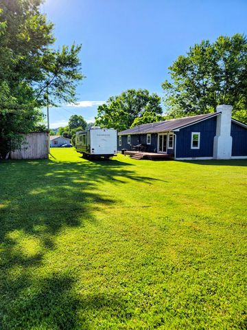 595 Frames Branch Road, Clay City, KY 40312