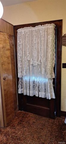 686 Lounsbury Avenue, Pontiac, MI 48340