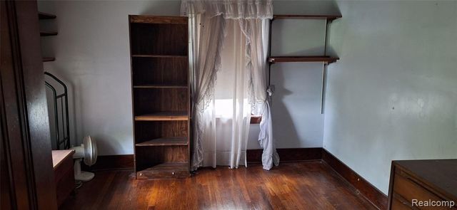 686 Lounsbury Avenue, Pontiac, MI 48340