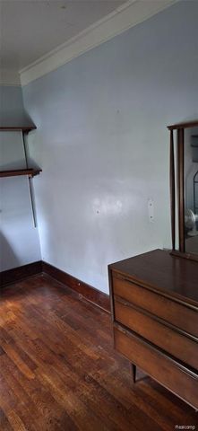 686 Lounsbury Avenue, Pontiac, MI 48340