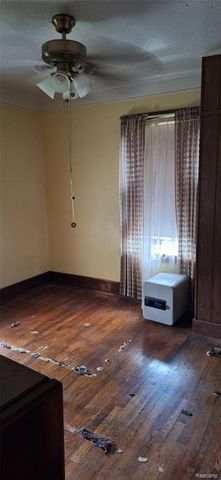 686 Lounsbury Avenue, Pontiac, MI 48340