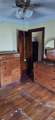 686 Lounsbury Avenue, Pontiac, MI 48340