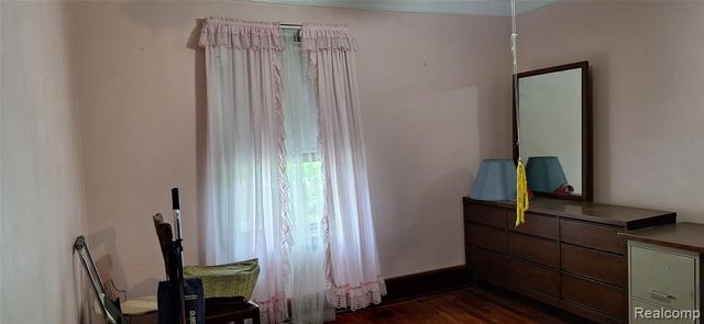 686 Lounsbury Avenue, Pontiac, MI 48340