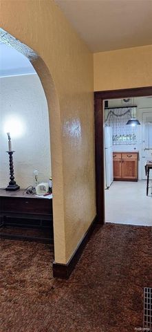 686 Lounsbury Avenue, Pontiac, MI 48340