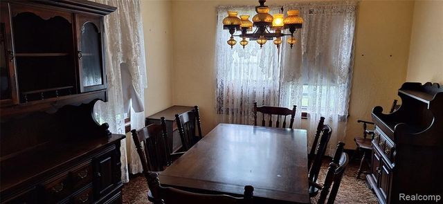 686 Lounsbury Avenue, Pontiac, MI 48340