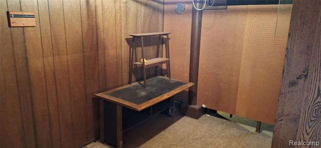 686 Lounsbury Avenue, Pontiac, MI 48340