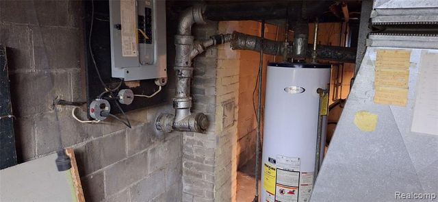 686 Lounsbury Avenue, Pontiac, MI 48340