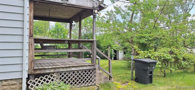 686 Lounsbury Avenue, Pontiac, MI 48340