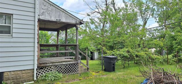 686 Lounsbury Avenue, Pontiac, MI 48340