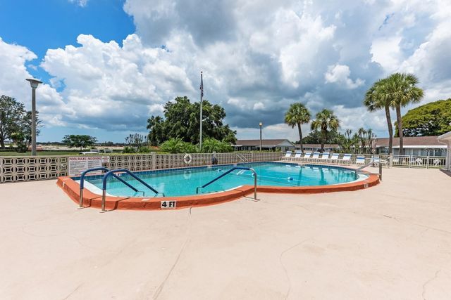 2753 GOLF COURSE DRIVE 104, Sarasota, FL 34234