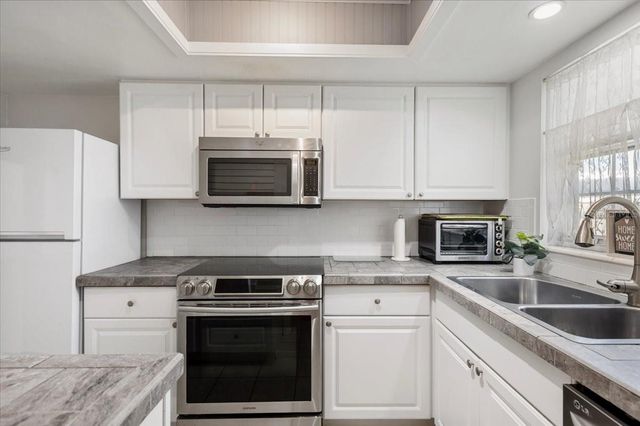 2753 GOLF COURSE DRIVE 104, Sarasota, FL 34234