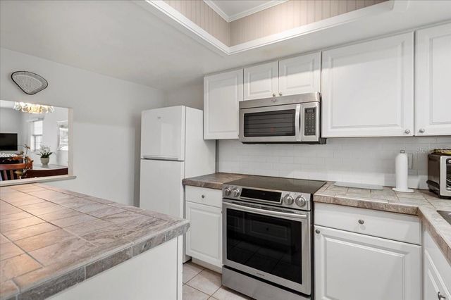 2753 GOLF COURSE DRIVE 104, Sarasota, FL 34234