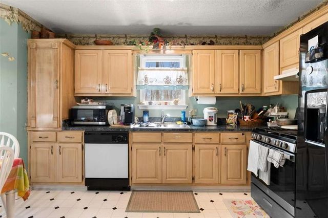 4050 Five Oaks Court, Powder Springs, GA 30127