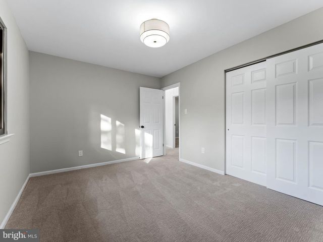 1 BRONWOOD DR, Voorhees, NJ 08043