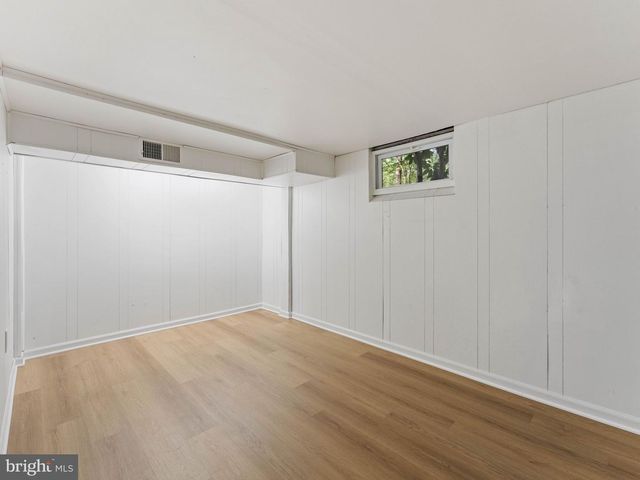 1 BRONWOOD DR, Voorhees, NJ 08043