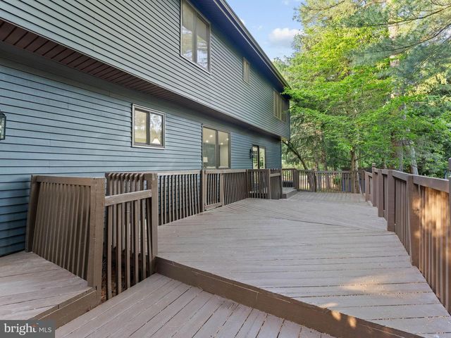 1 BRONWOOD DR, Voorhees, NJ 08043