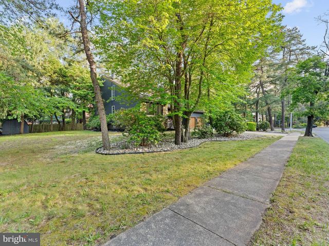 1 BRONWOOD DR, Voorhees, NJ 08043