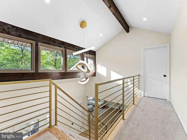 1 BRONWOOD DR, Voorhees, NJ 08043