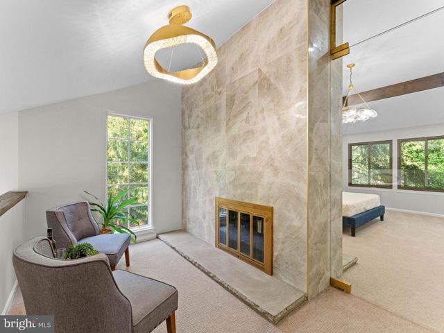 1 BRONWOOD DR, Voorhees, NJ 08043